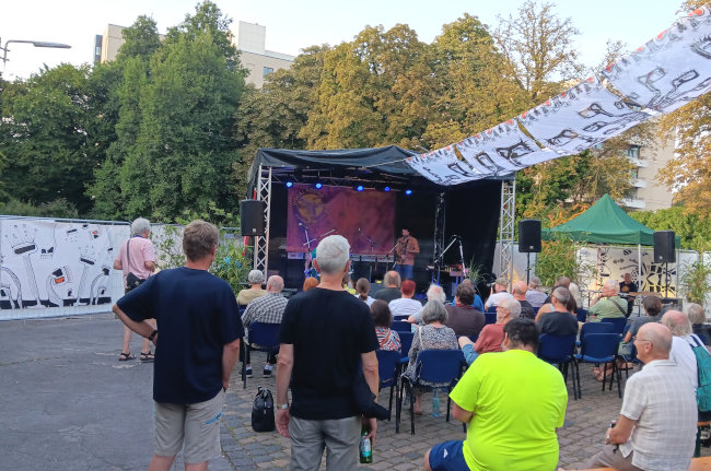 Outdoor-Gestaltung beim "visual-sound-outdoor-festival" von der Parzelle - Dortmund 2025, © Gine Selle 2025