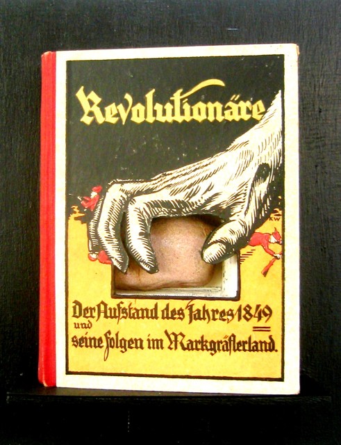 Kunstobjekt Revoluzzerbuch 2008 (C) Gine Selle