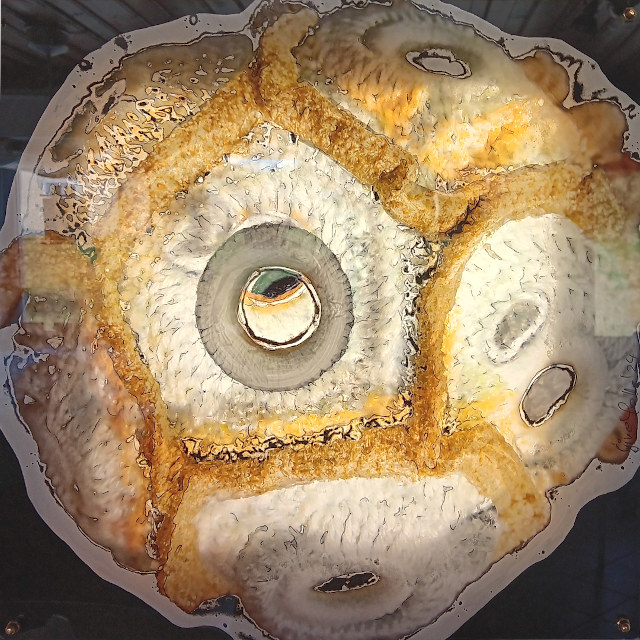 Leuchtobjekt aus der Serie Handwerk/Handarbeit © Gine Selle 2024